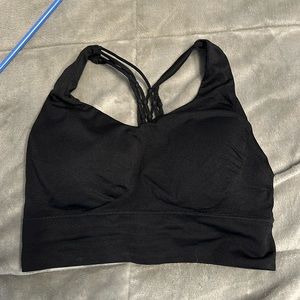 Cross back sports bra, with pads